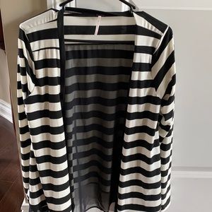 Black and white stripped short cardigan